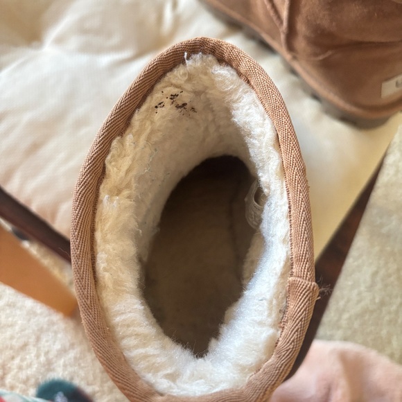 UGG Classic Mini II Size 8 - Picture 8 of 9